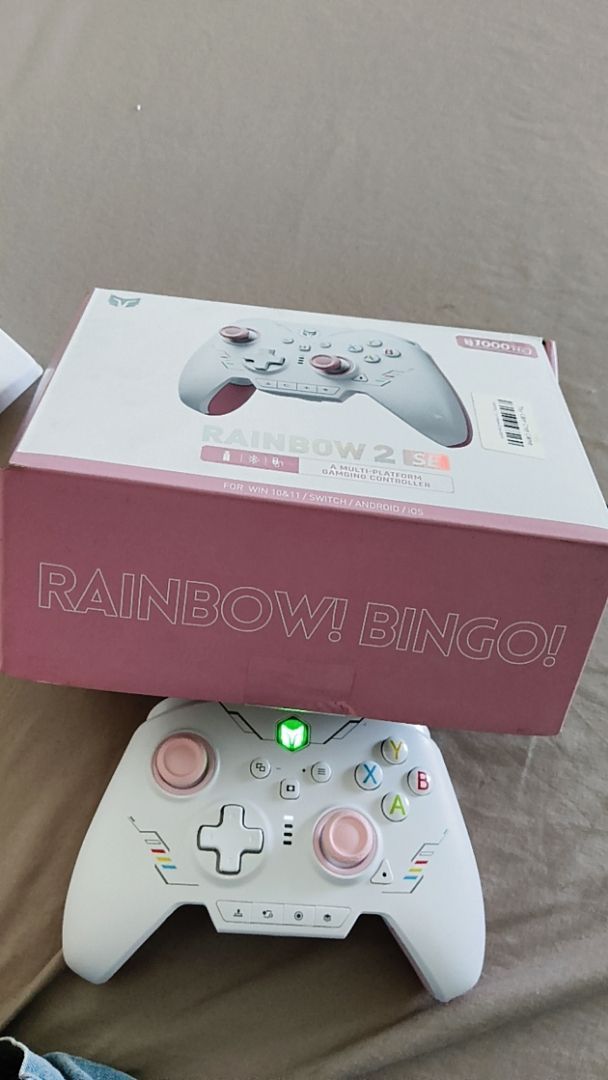 Các nút tùy chỉnh trên tay cầm Rainbow 2 SE