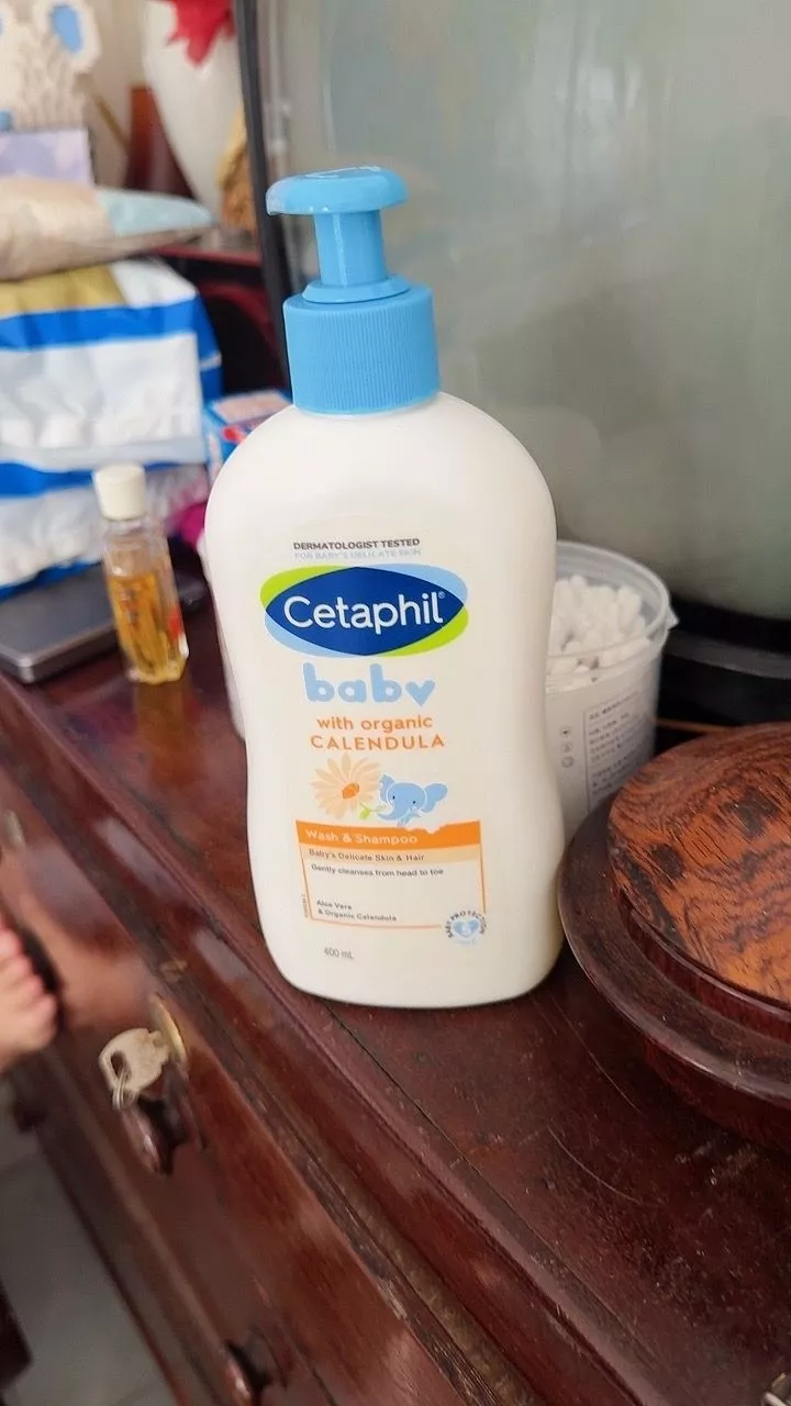 Sữa tắm gội Cetaphil Baby 2 in 1 dịu lành cho bé