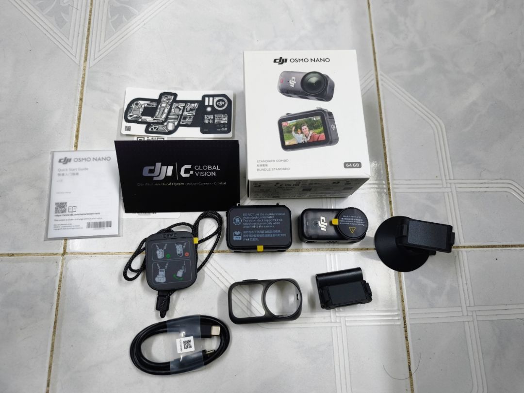 DJI Osmo Nano và phụ kiện