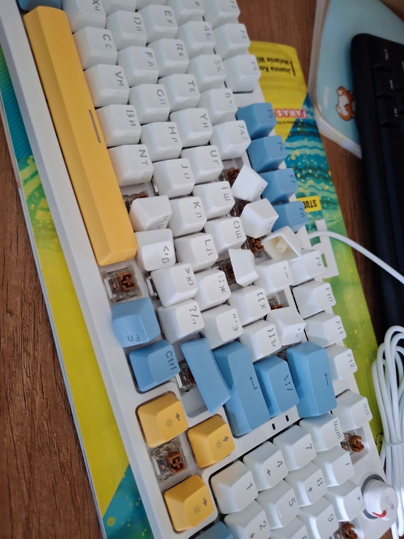 Núm xoay và đèn LED trên ATAS K1
