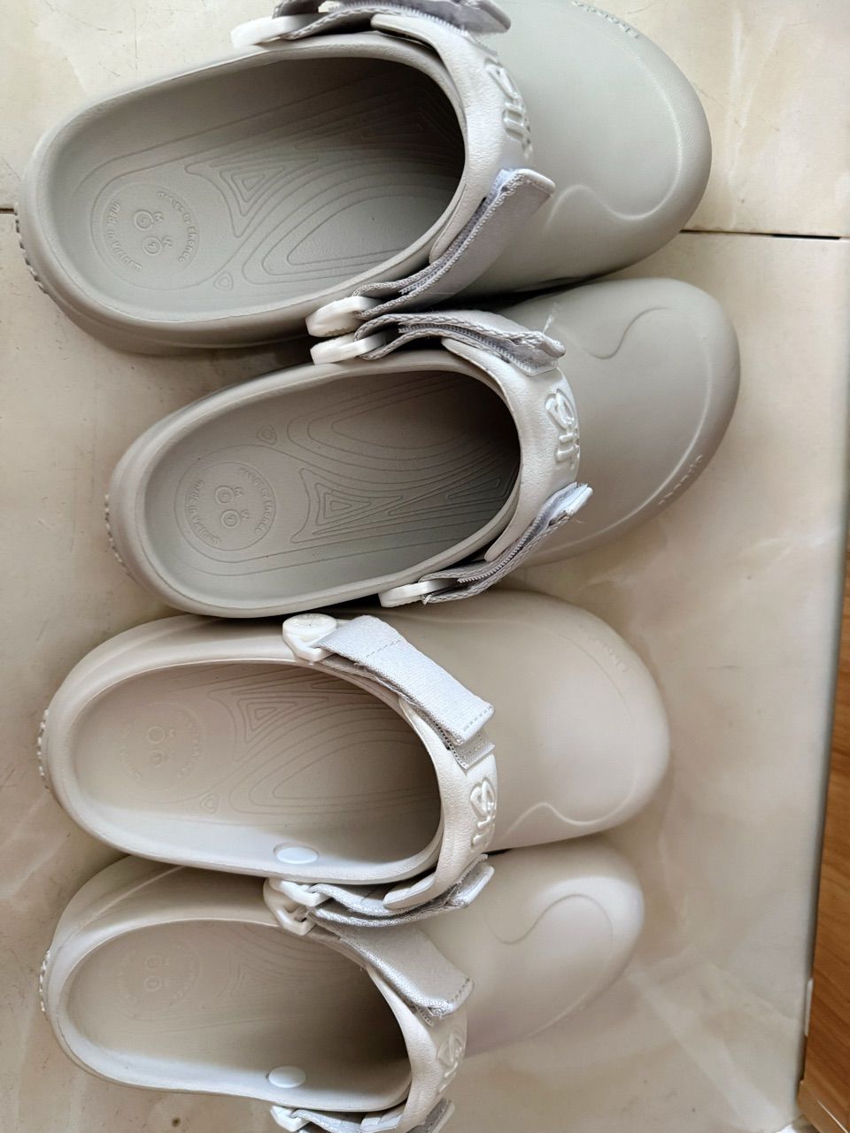 Thiết kế quai hậu dép clog Shondo