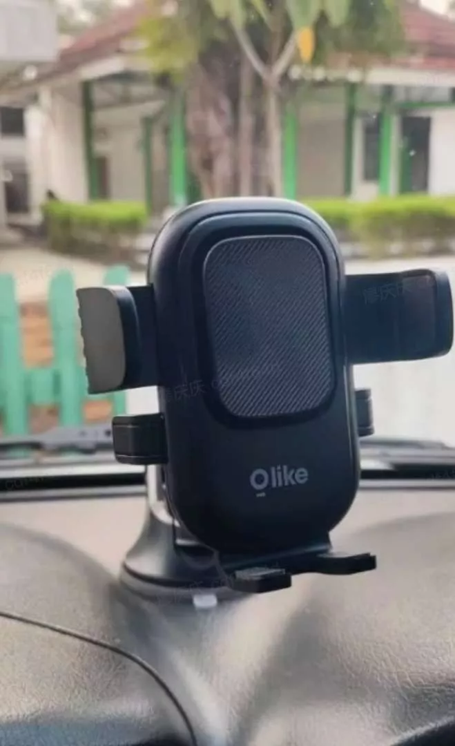 Giá đỡ điện thoại trên ô tô