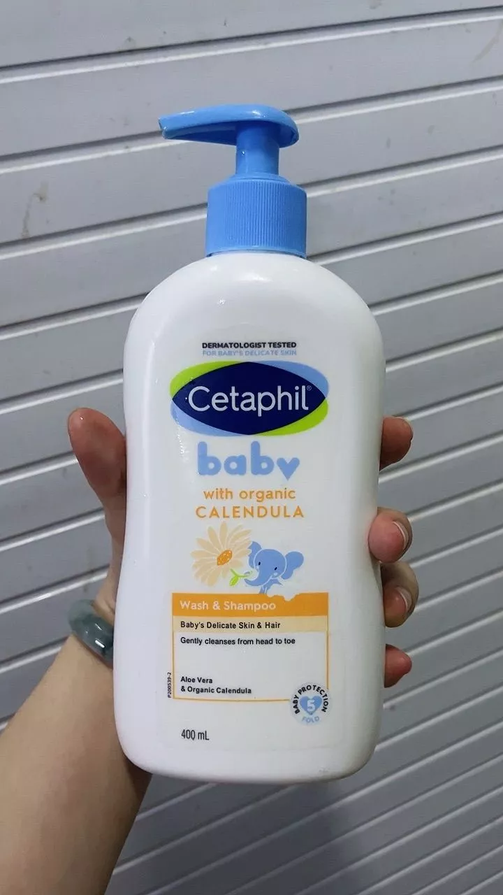 Sữa tắm gội dưỡng ẩm Cetaphil Baby Calendula 400ml cho da nhạy cảm