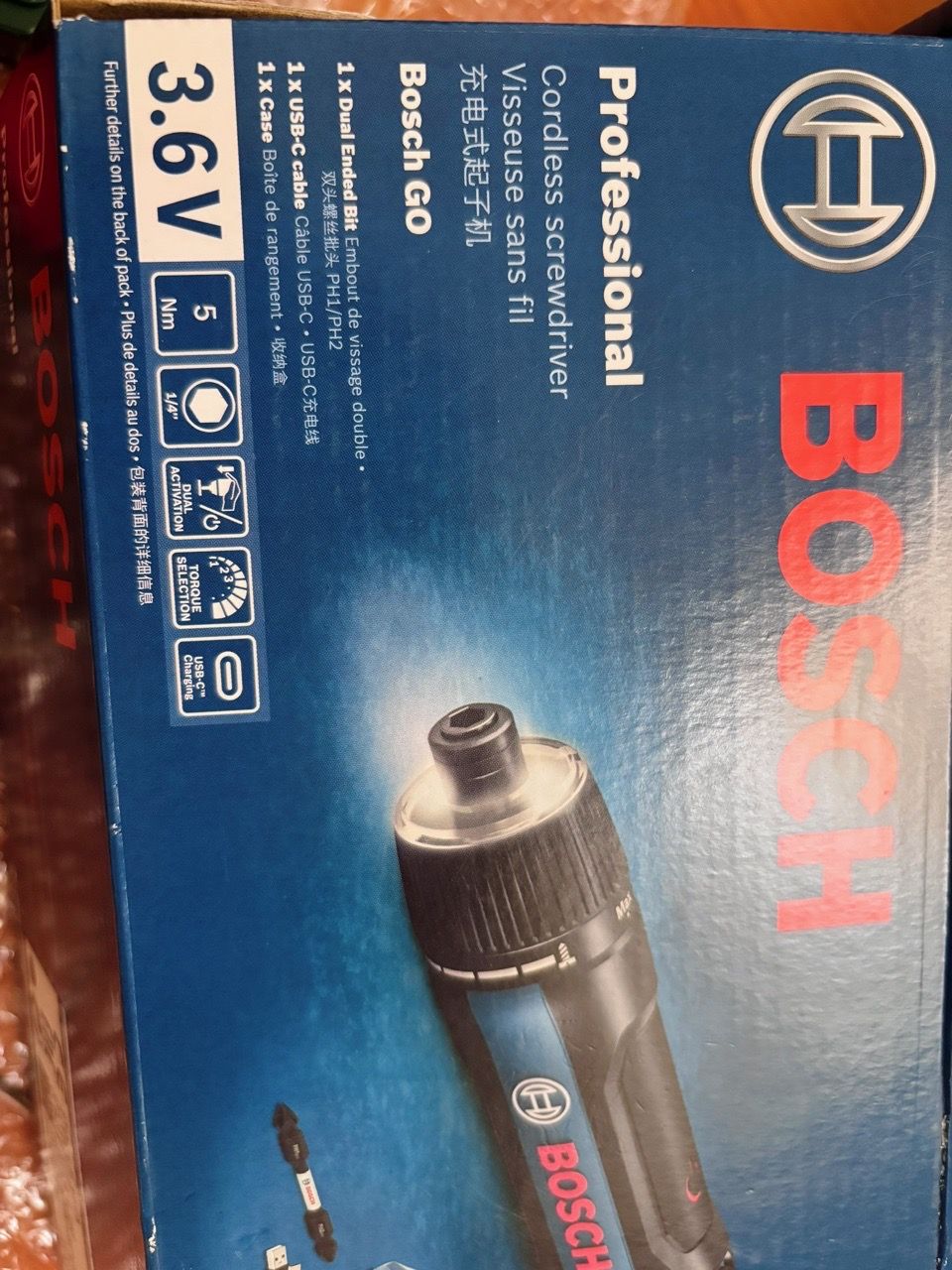 Bosch Go 3 và phụ kiện đi kèm