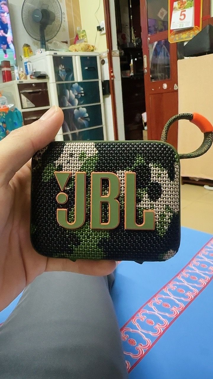 JBL Go 4 di động