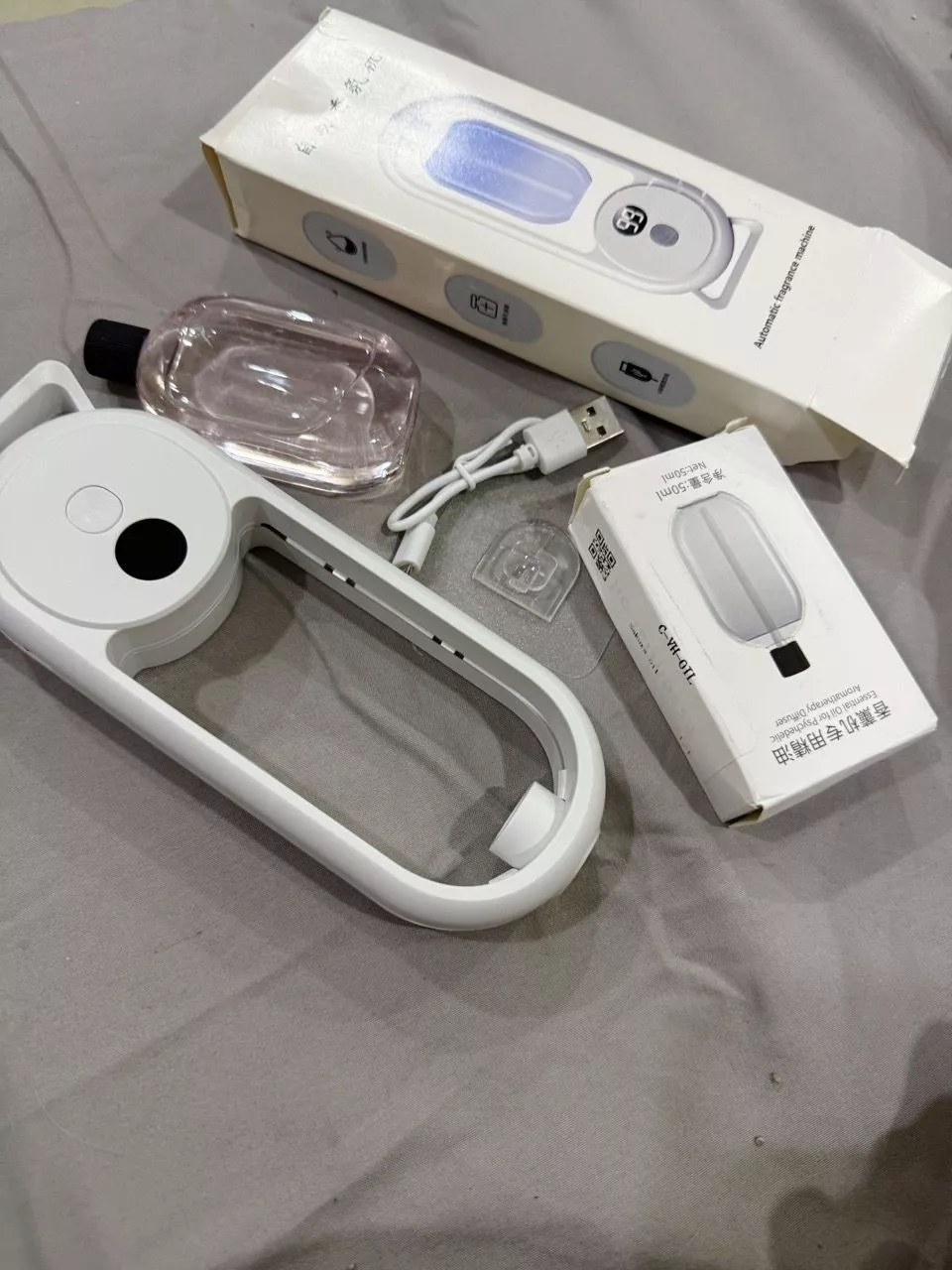 Bộ 5 hương tinh dầu đi kèm máy xịt thơm phòng P8