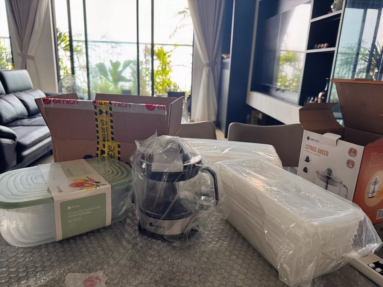 Hộp đựng thực phẩm nắp xanh