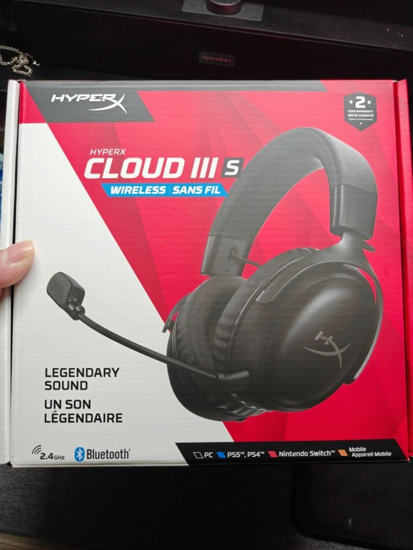 Tai nghe HyperX Cloud III S Wireless màu đen đỏ