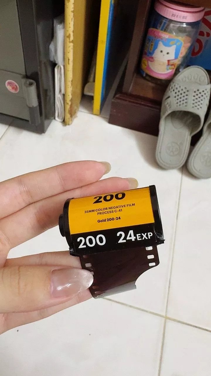 Phim Kodak Gold 200 24 tấm dùng cho máy PNS