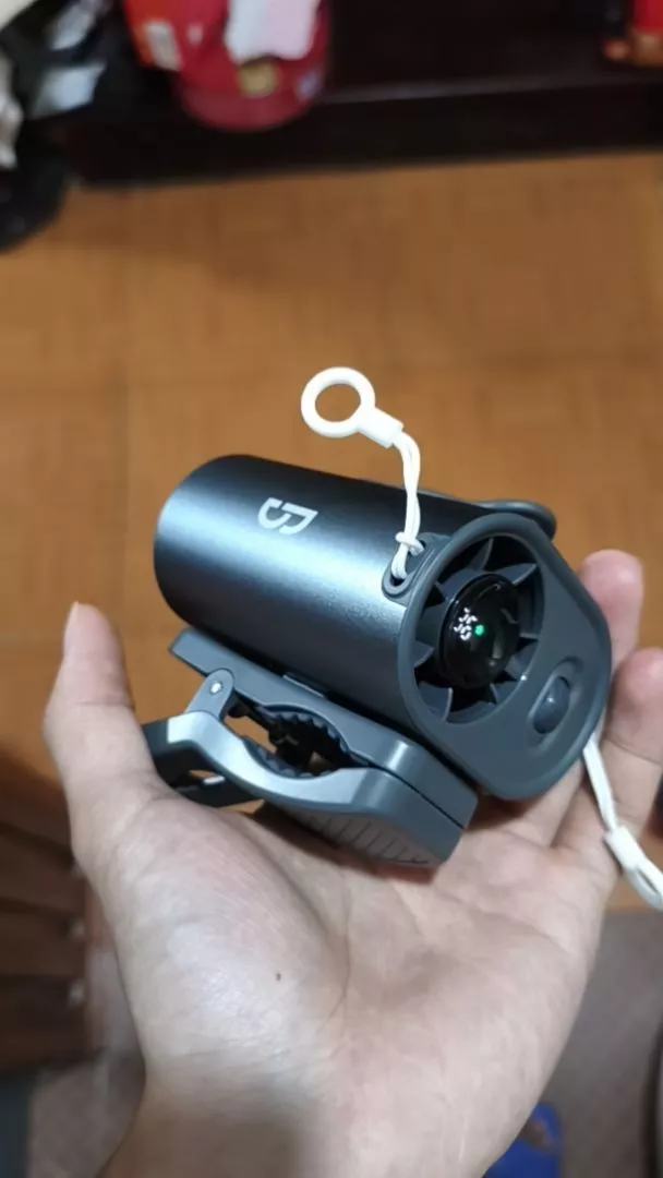 Quạt kẹp eo xoay 360 độ