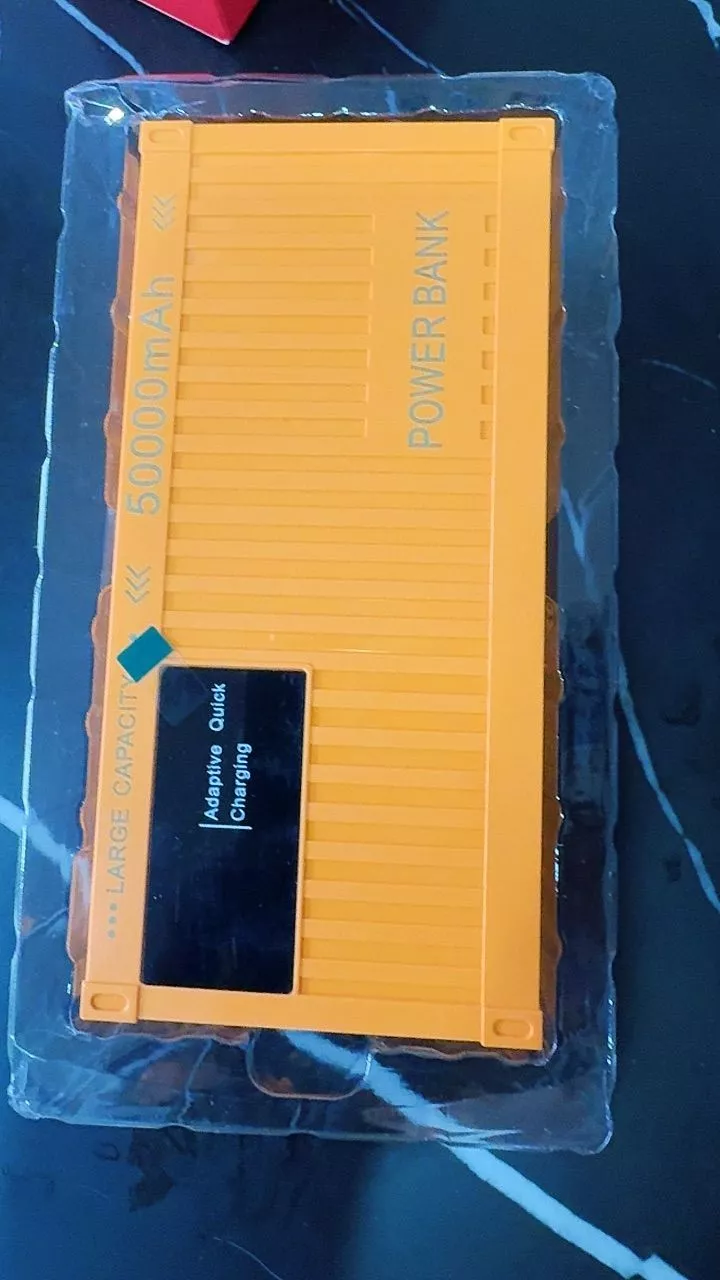 Bộ sạc Container 50.000mAh - cáp sạc Type-C kèm theo
