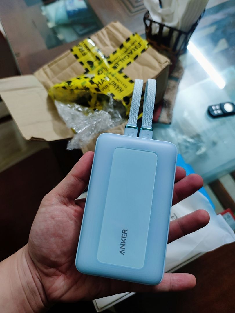 Sạc dự phòng ANKER có cáp tích hợp