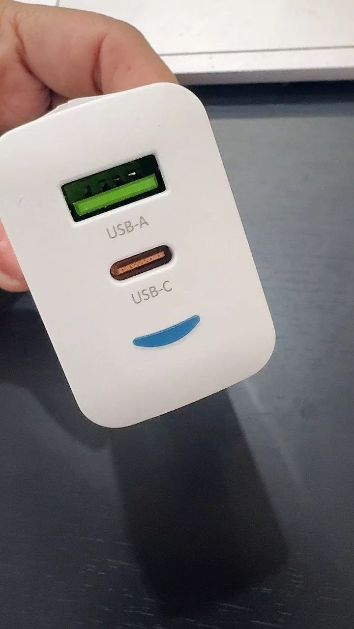 Cổng USB-C và USB-A