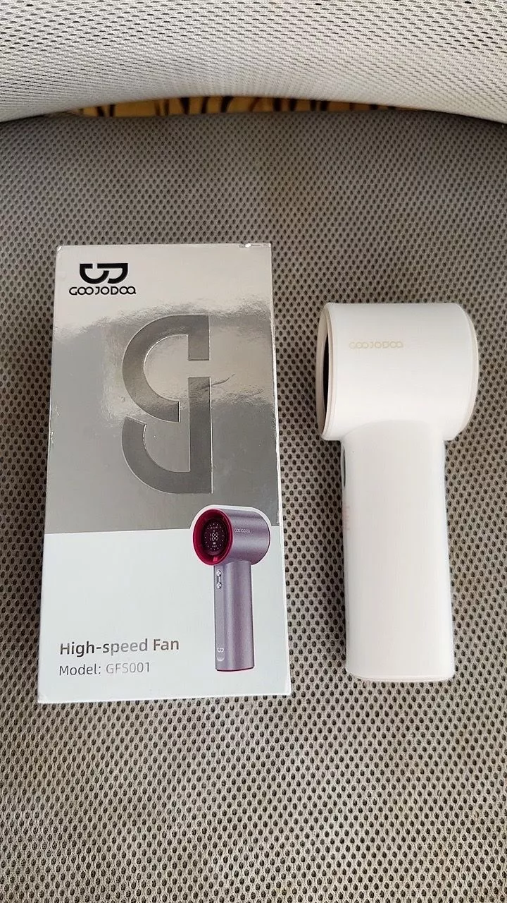 Quạt Goojodoq - đèn pin LED và móc khóa kim loại