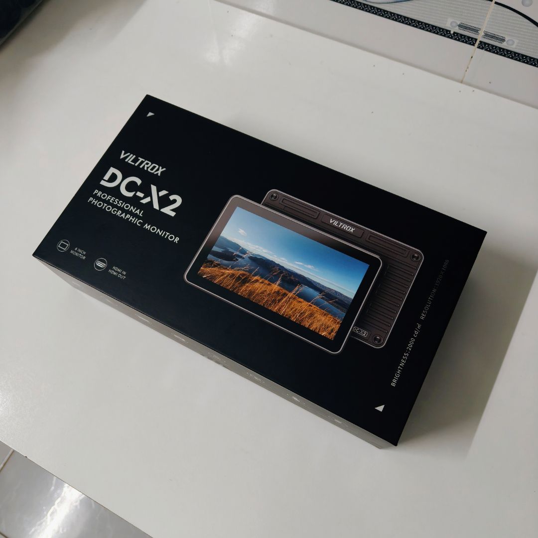 Cổng kết nối trên Viltrox camera monitor