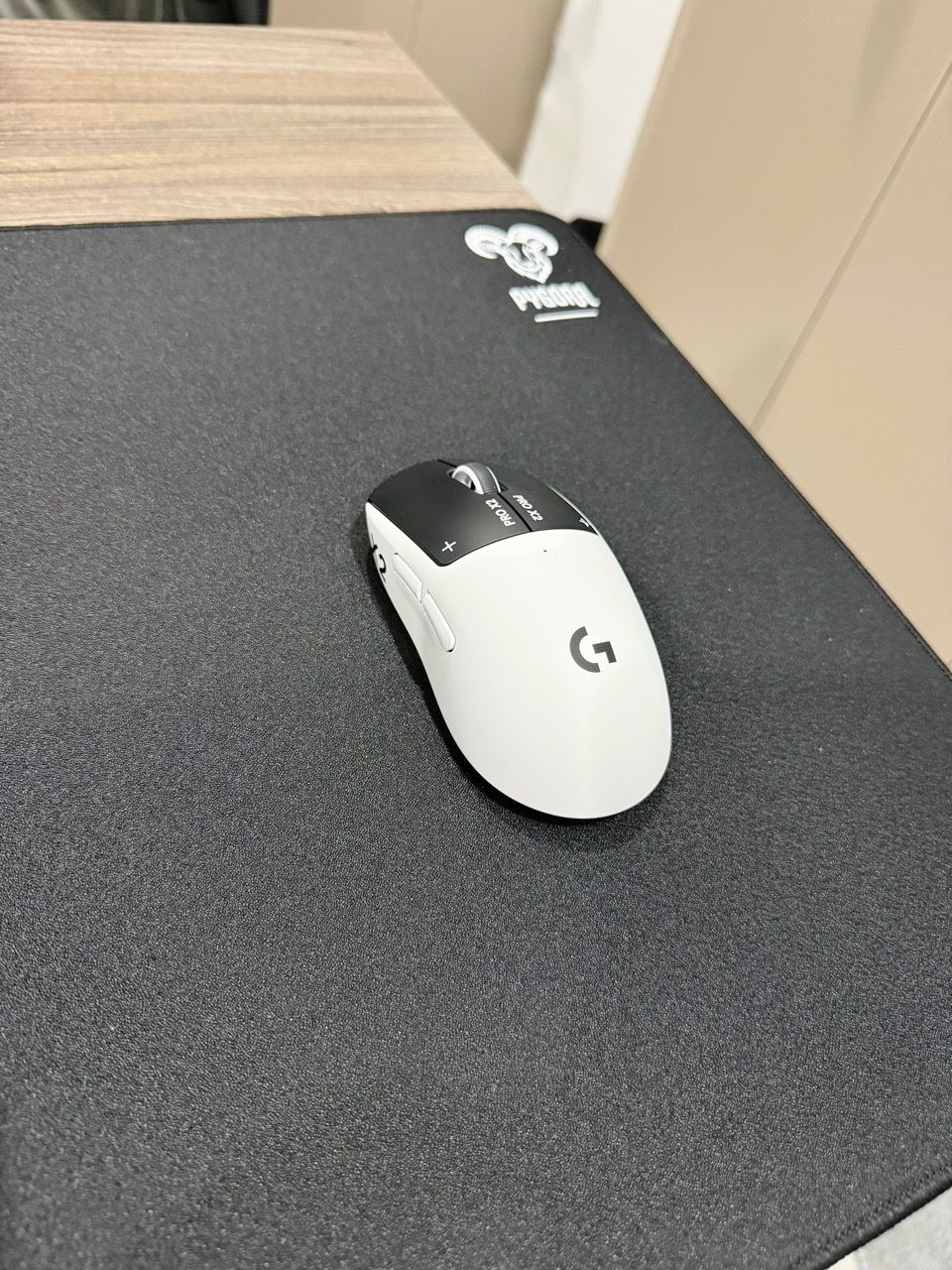 Thiết kế chuột Logitech G Pro X2