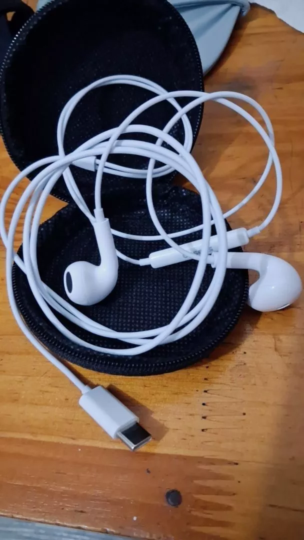Thiết kế in-ear Baseus
