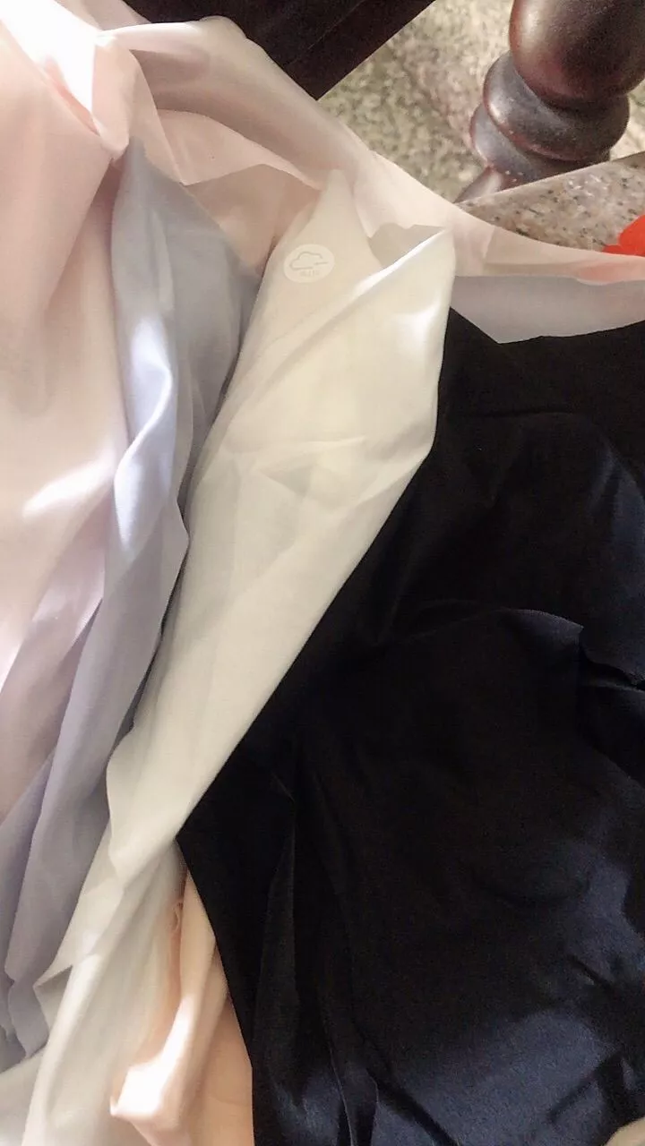 Quần lót tàng hình màu pastel cạp cao