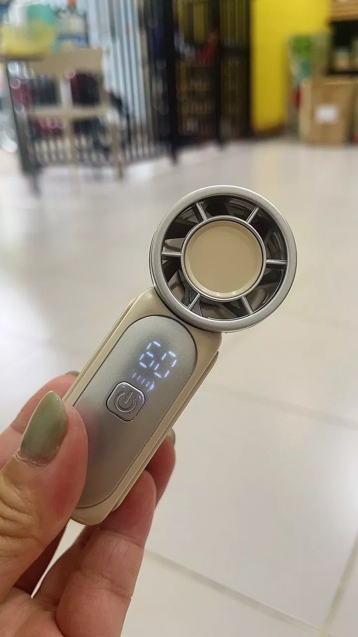 Quạt mini Turbo X688 sạc qua cổng Type-C