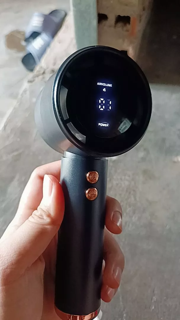 Quạt cầm tay mini phù hợp đi làm, đi học và du lịch