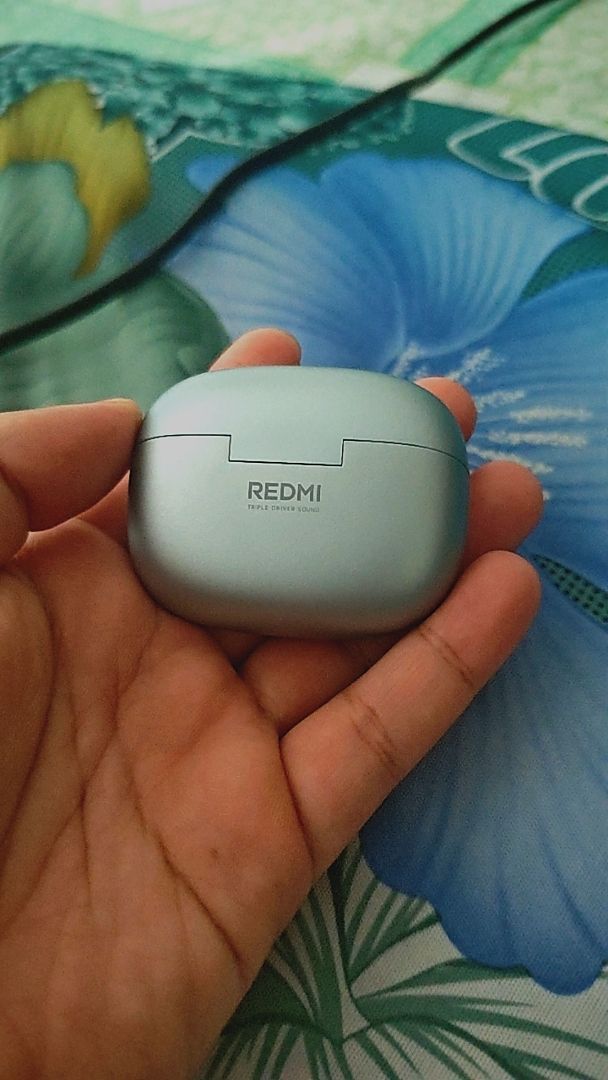Thiết kế tai nghe REDMI Buds 8 Pro