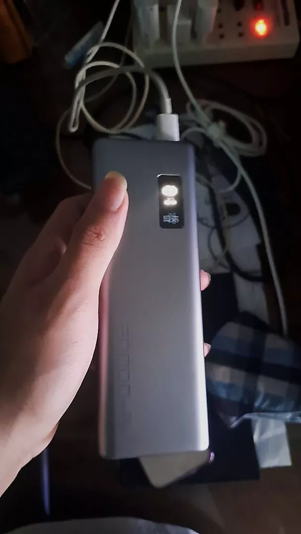 CUKTECH sạc dự phòng 20000mAh - góc chụp sản phẩm