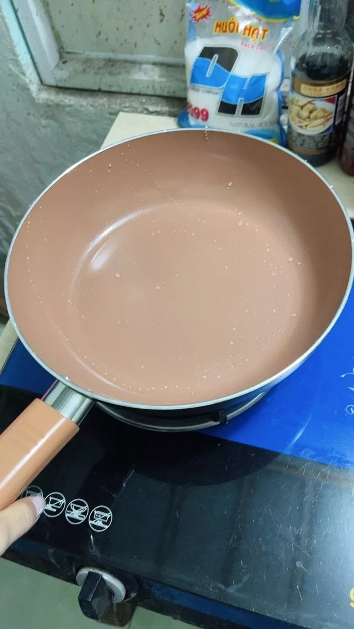 Bề mặt chảo ceramic Elmich