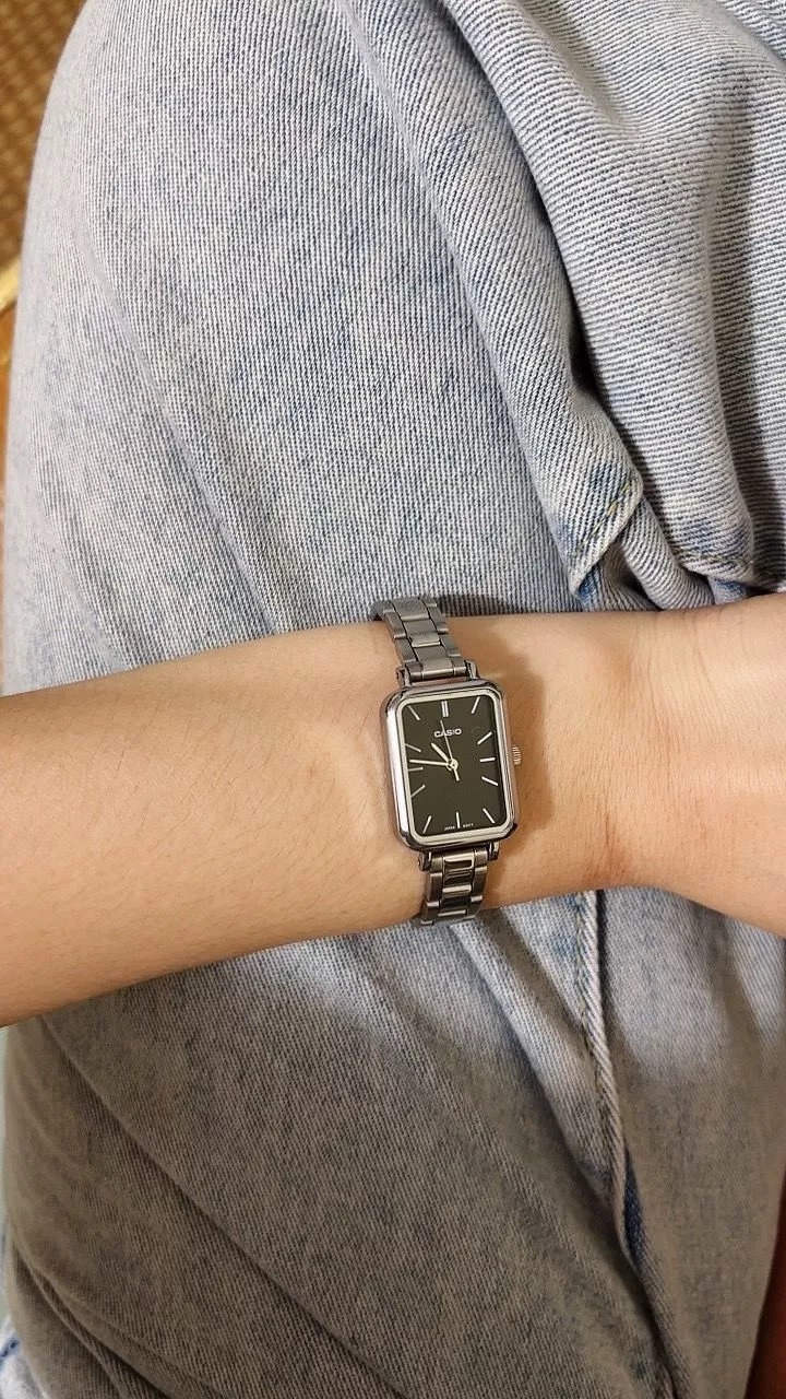 Đồng hồ Casio LTP-V009 phiên bản dây vàng mặt trắng
