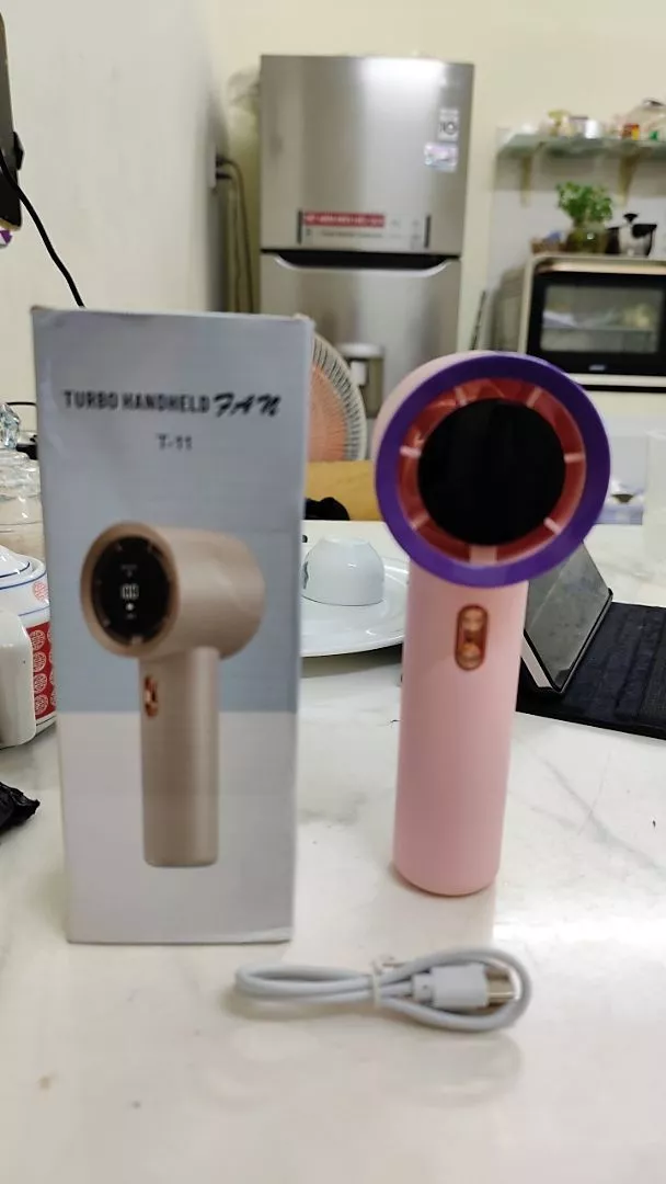 Quạt mini cầm tay gọn nhẹ mang theo du lịch