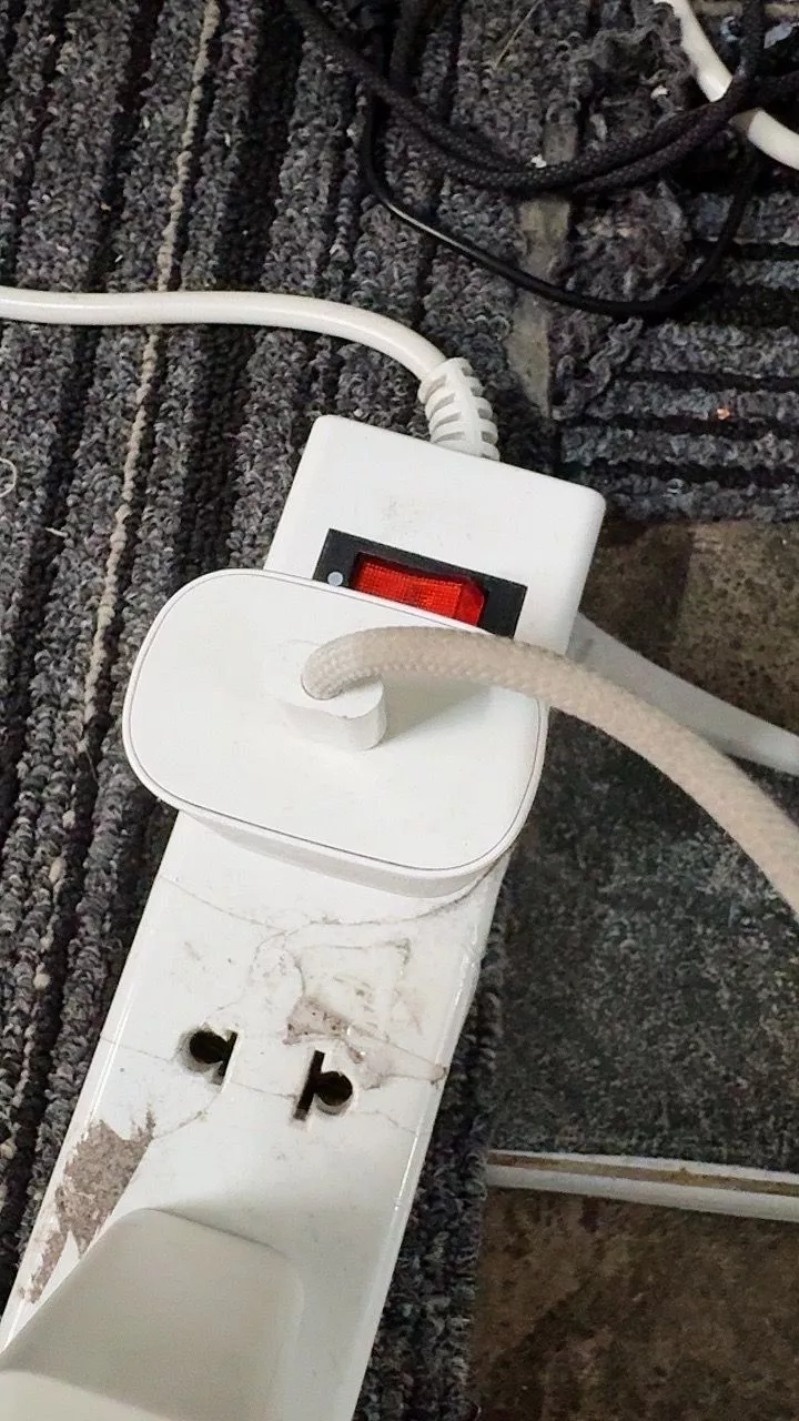 Màn hình LED hiển thị pin