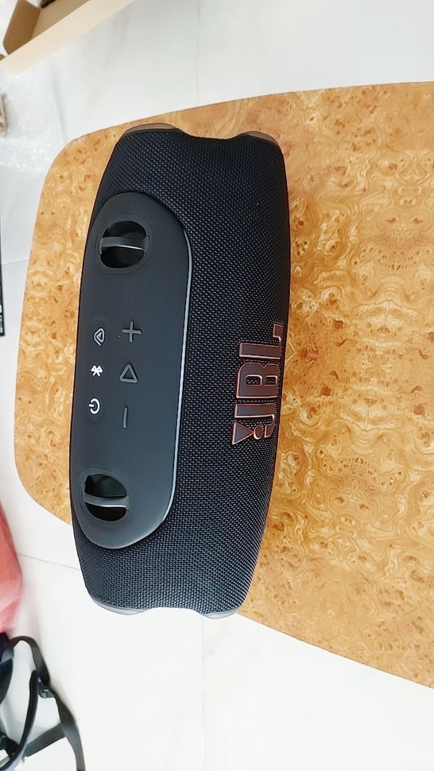 Thiết kế JBL Xtreme 5