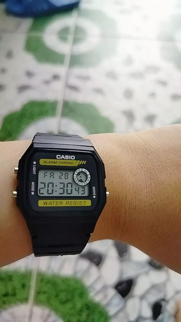 Đồng hồ điện tử Casio F-94WA phong cách thể thao