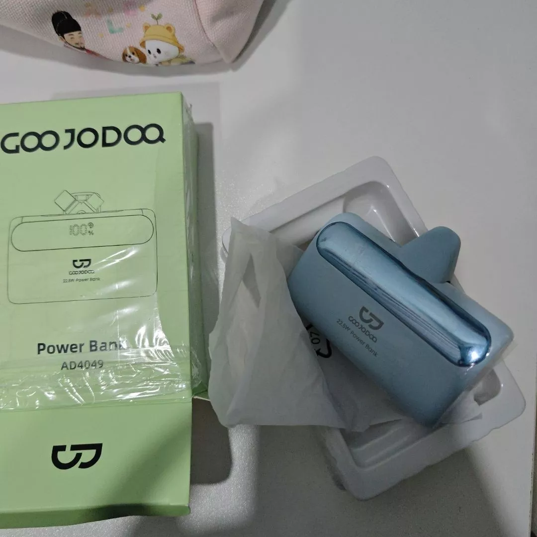 Pin dự phòng với đầu cắm tích hợp