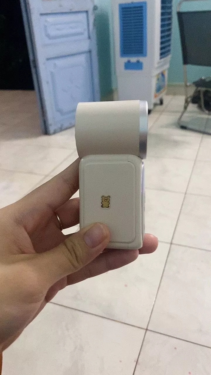Quạt mini cầm tay nhỏ gọn 9cm nhiều màu sắc