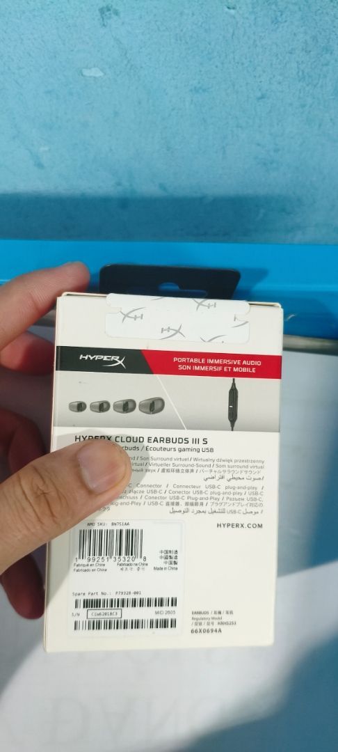 Micro và dây tai nghe HyperX Cloud Earbuds III