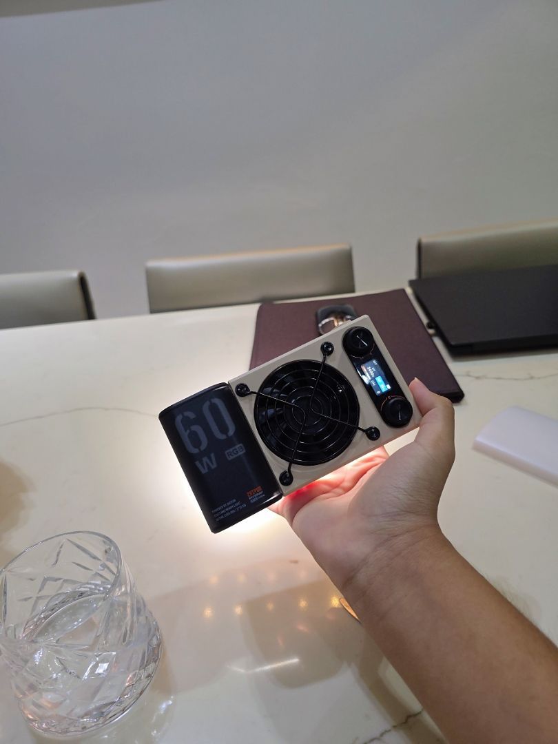 Đèn LED RGB Zhiyun M60 Ultra