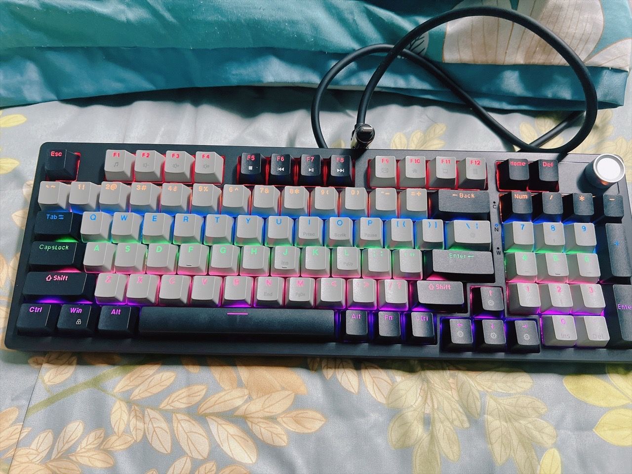 Núm xoay kim loại trên bàn phím ZA981 V4