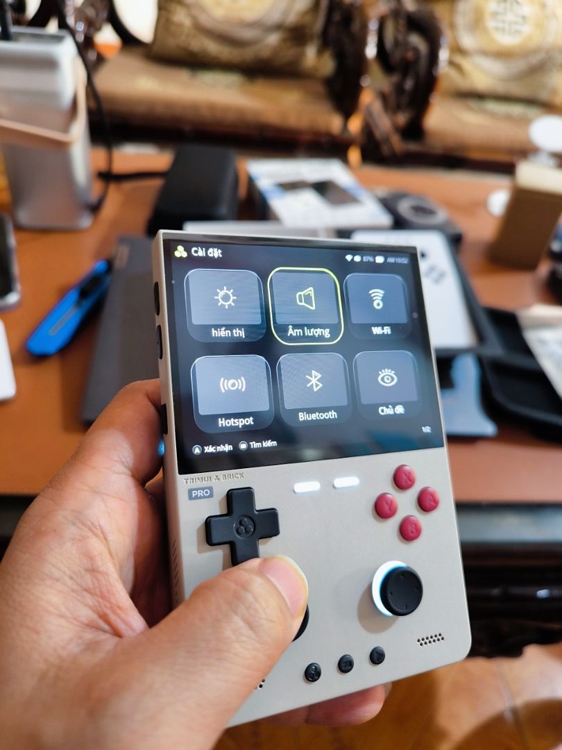 Thiết kế máy game TRIMUI BRICK PRO
