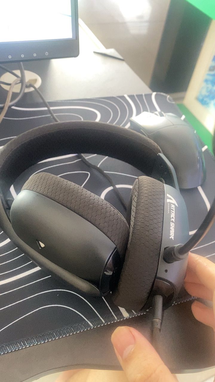 Thiết kế tai nghe Attack Shark L80 Pro