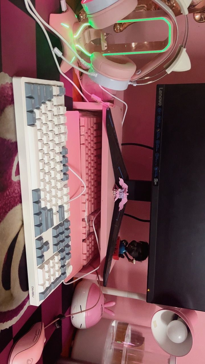 Bàn phím DareU EK106 Pro với đèn RGB