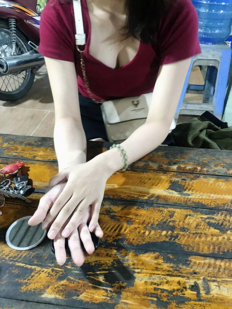Áo Thun Cổ Tim Không Viền May Form Ôm HEIMI, Áo Body Thắt Eo Tôn Dáng Chất Thun Cotton Mềm Mịn Áo Thun Cổ Tim Không Viền May Form Ôm HEIMI, Áo Body Thắt Eo Tôn Dáng Chất Thun Cotton Mềm Mịn