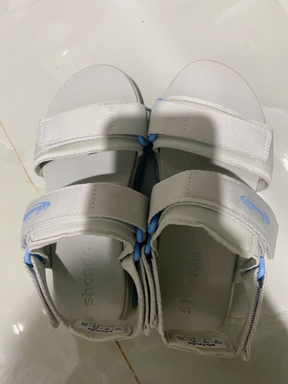 Thiết kế quai thun của sandal nữ Girly