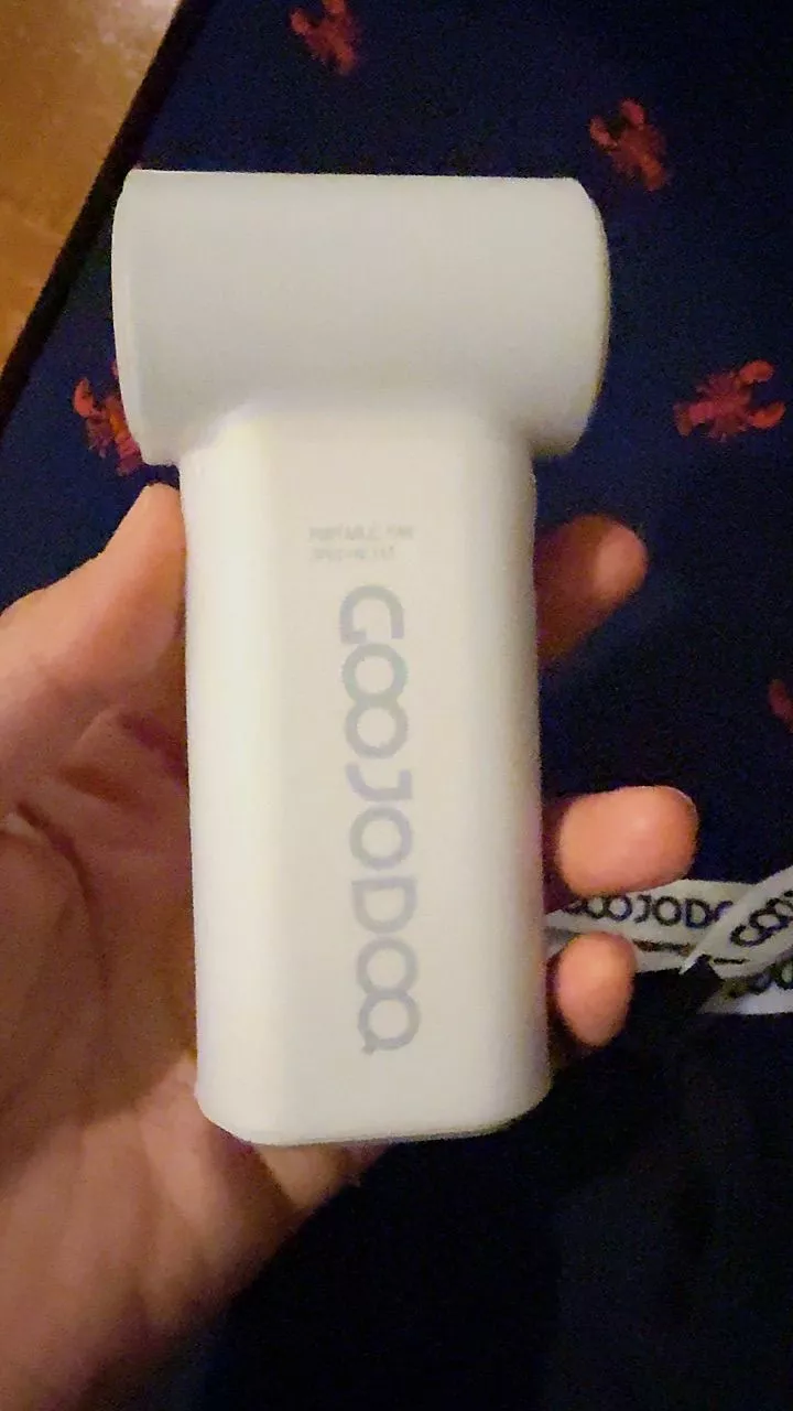 Quạt mini GOOJODOQ GFS017 thiết kế nhỏ gọn