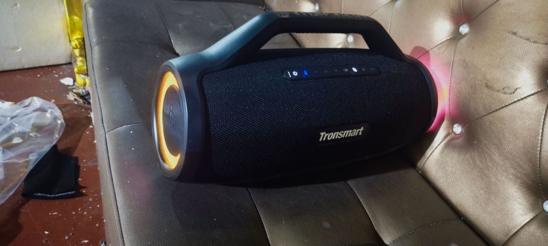 Các kết nối trên loa Tronsmart Bang Max