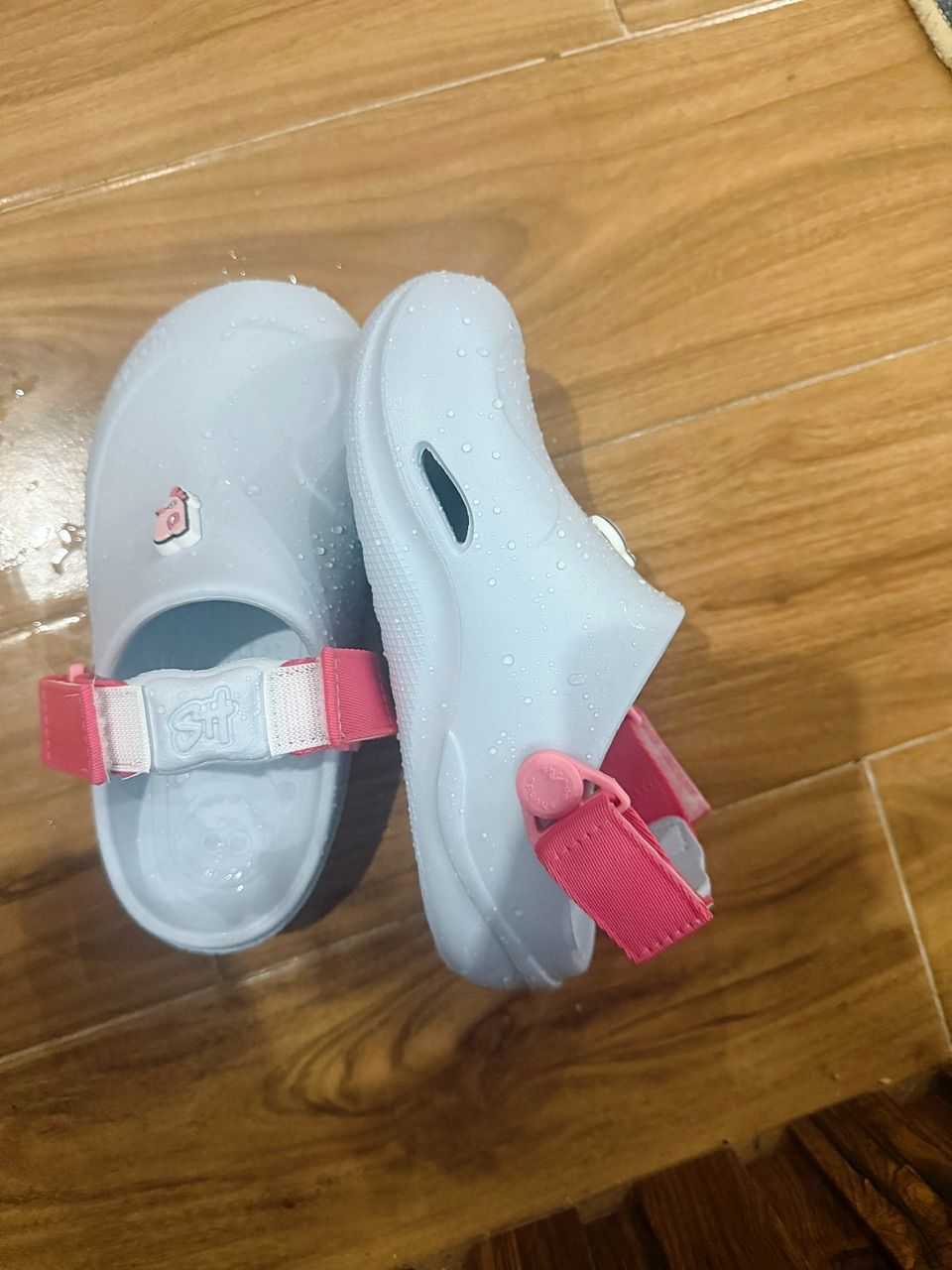 Dép sục bé gái Shondo gắn charm