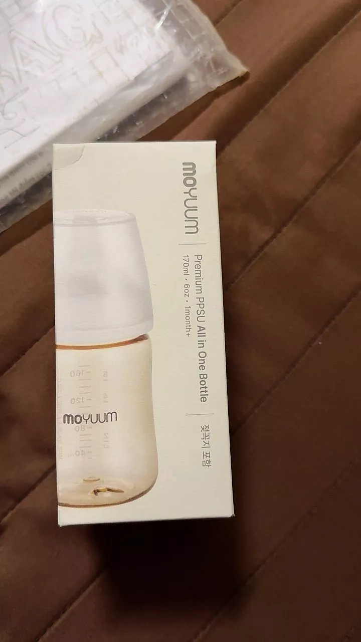 Chi tiết bình sữa MOYUUM