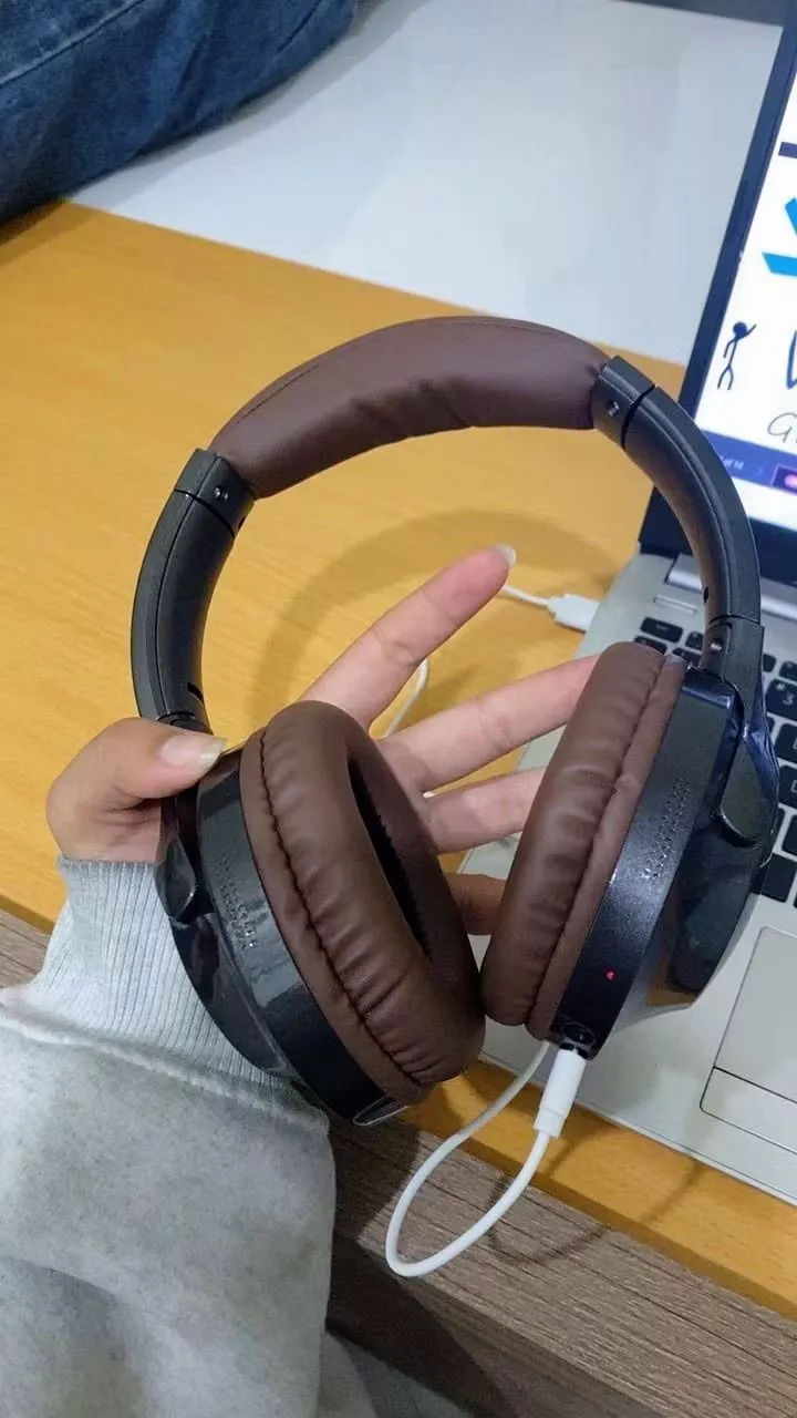 Tai nghe GOOJODOQ thiết kế gọn nhẹ