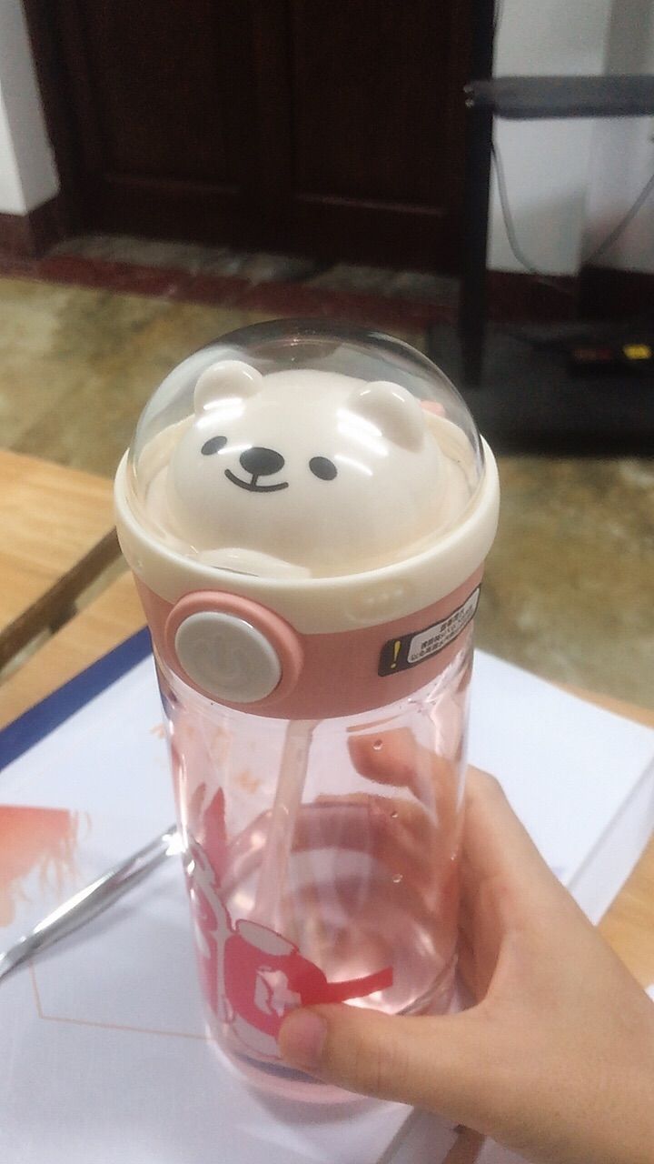 Bình Nước Cho Bé Gấu Kute 650ml Chất Liệu PP An Toàn Kèm Ống - ảnh 2