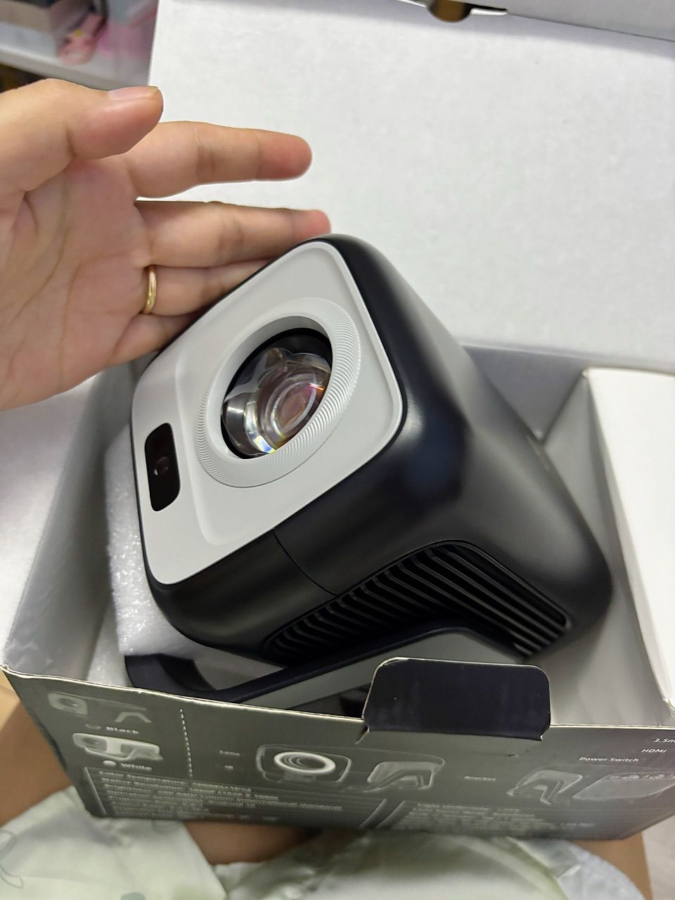 Máy chiếu Full HD Goojodoq
