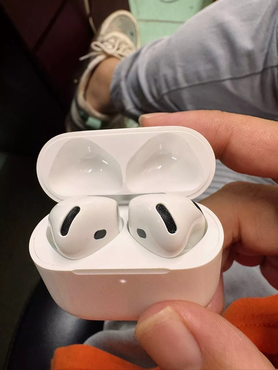 Thiết kế tai nghe AirPods 4